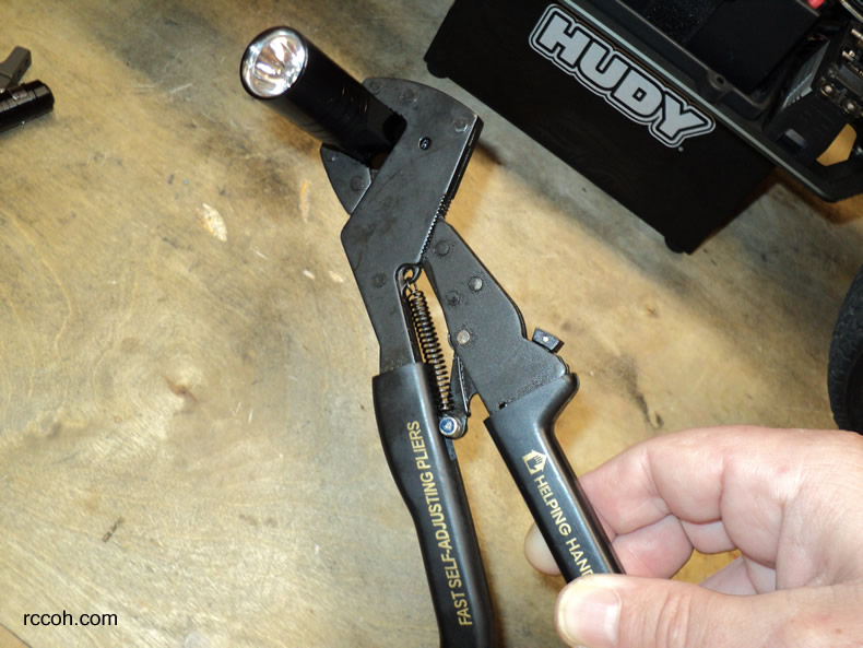Pliers Locking into place